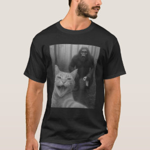 Funny Cat Surprised Happy Selfie with Bigfoot Sasq T-Shirt