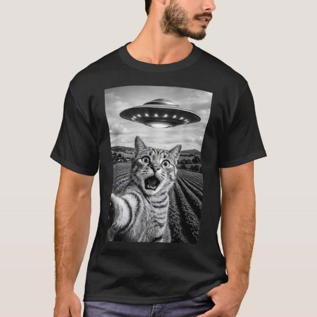 Funny Cat Ufo Alien Bengal Cat Selfie Gift Men Wom T-Shirt (Front)
