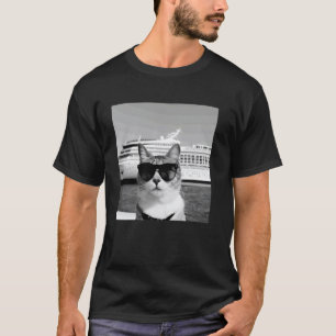 Funny Cat Wearing Sunglasses On A Cruise Ship Vaca T-Shirt