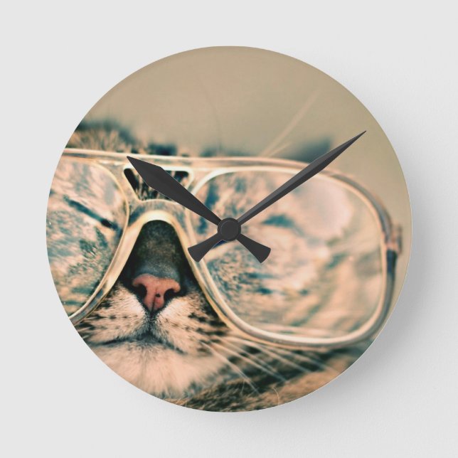 Funny Cat with Glasses Round Clock (Front)