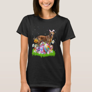 Funny Chesapeake Bay Retriever Dog Easter Egg Bunn T-Shirt