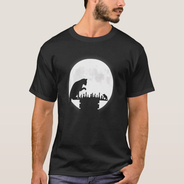 Funny Chess Board Cat Mouse Chess Playing Moon Gra T-Shirt (Front)
