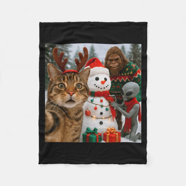 Funny Christmas Cat Selfie With Bigfoot Alien &amp Fleece Blanket (Front)