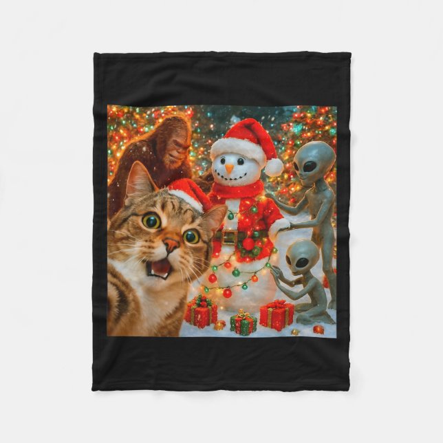 Funny Christmas Cat Selfie With Bigfoot Alien &amp Fleece Blanket (Front)