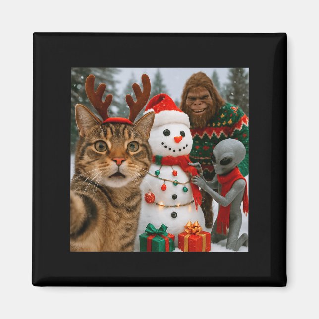 Funny Christmas Cat Selfie With Bigfoot Alien &amp Magnet (Front)
