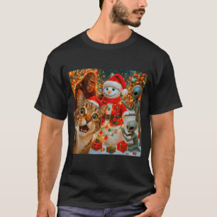 Funny Christmas Cat Selfie With Bigfoot Alien & T-Shirt