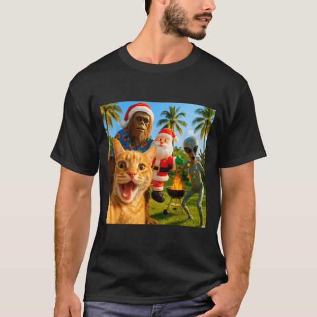 Funny Christmas Cat Selfie With Bigfoot &amp; Alie T-Shirt (Front)