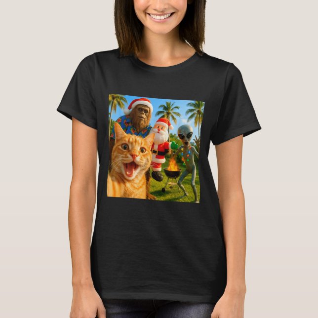 Funny Christmas Cat Selfie With Bigfoot &amp; Alie T-Shirt (Front)