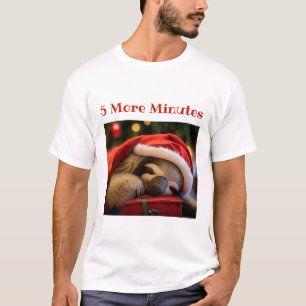 Funny Christmas Sloth Wearing Hat Men's T-Shirt