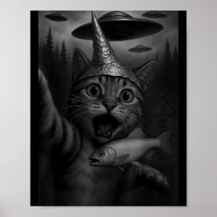 Funny Consracy Cat In Tin Foil Hat Panics At Alien Poster