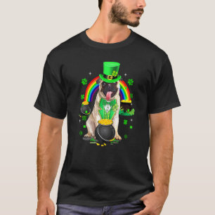 Funny Cute Pug Leprechaun Shamrock St Patrick's Da T-Shirt