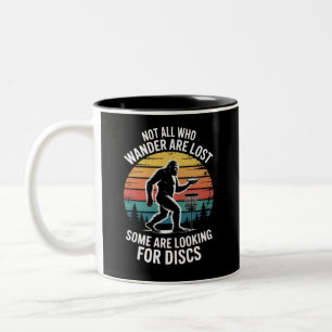 Funny Disc Golf Vintage Bigfoot Golfer Dad Frisbee Two-Tone Coffee Mug