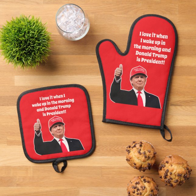 Funny Donald Trump I Love it 47th President Oven Mitt & Pot Holder Set (Top Down)