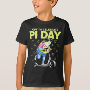 Funny frog scooter off to celebrate day men women T-Shirt