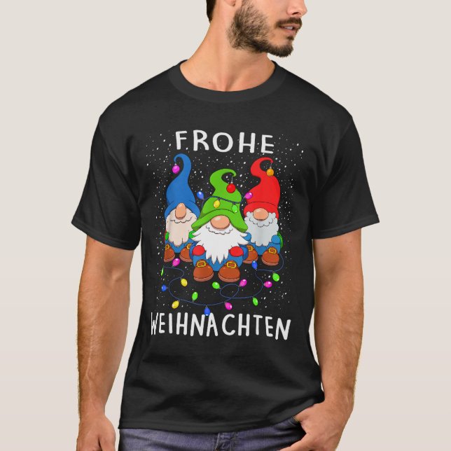 Funny Gnomes Merry Christmas Frohe Weihnachten  T-Shirt (Front)