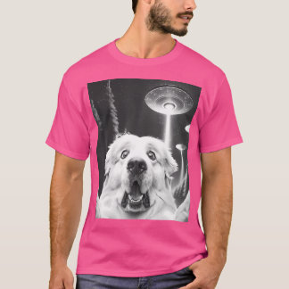 Funny Great Pyrenees Alien Ufo Taking A Selfie Dog T-Shirt