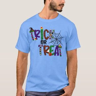 Funny Halloween 2022 Trick or Treat Spider Web Pat T-Shirt