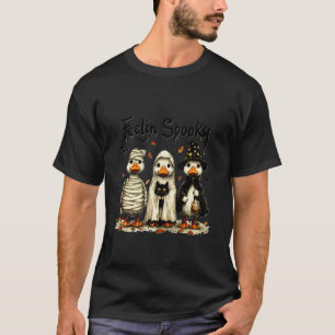 Funny Halloween Goose Cat Feelin' Spooky Trendy T-Shirt