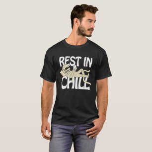 Funny Halloween Mummy "Rest In Chill" Pun Black T- T-Shirt