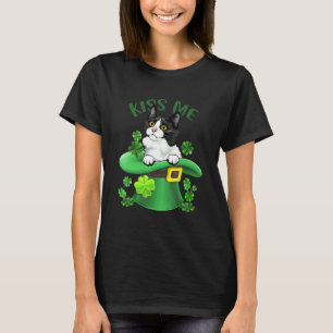 Funny Kiss Me Munchkin Cat Shamrock Clover for St T-Shirt