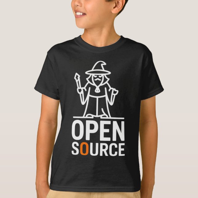 Funny open source err wizard saying minimalist Fun T-Shirt (Front)