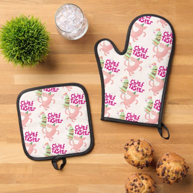 Funny Pig Chief Taster Giant Layer Cake Cartoon Oven Mitt & Pot Holder Set (Top Down)