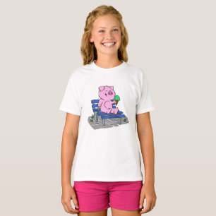 Funny pig eating ice cream   choose back colour T-Shirt