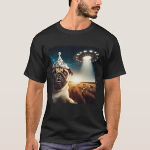 Funny Pug Abduction By UFO Selfie Hilarious Alien T-Shirt