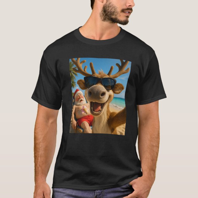 Funny Reindeer Beach Selfie Christmas in July Prem T-Shirt (Front)