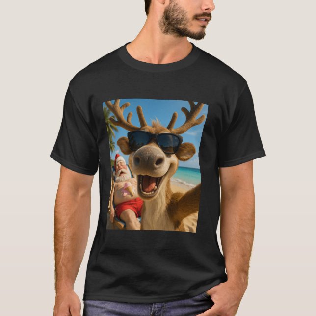 Funny Reindeer Beach Selfie Christmas in July  T-Shirt (Front)