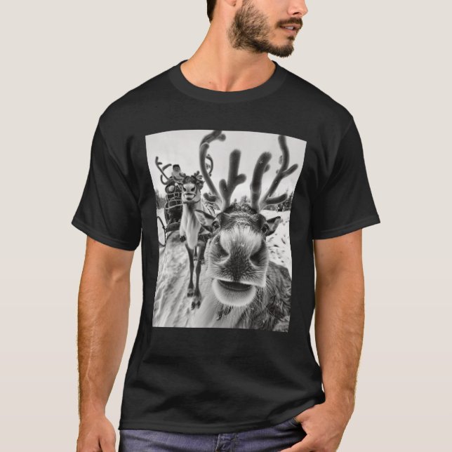Funny Reindeer Selfie Christmas  T-Shirt (Front)