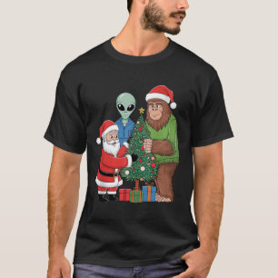 Funny Santa Bigfoot Alien Decorating Christmas Tre T-Shirt