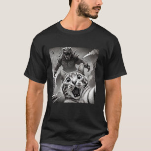 Funny selfie surprised cat humour kaiju building d T-Shirt