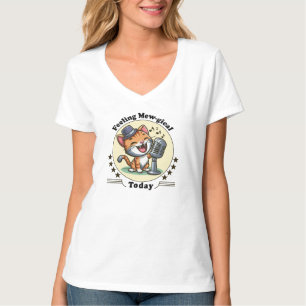 funny singing cat T-Shirt