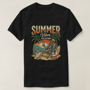 Funny Skeleton Relaxing on Beach / spooky summer T-Shirt