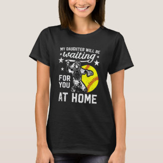 Funny Softball Catcher Mum Softball Catcher Mother T-Shirt
