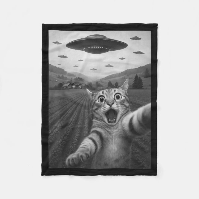 Funny Surprised Ed Cat Selfie With Alien Ufo Cat U Fleece Blanket (Front)