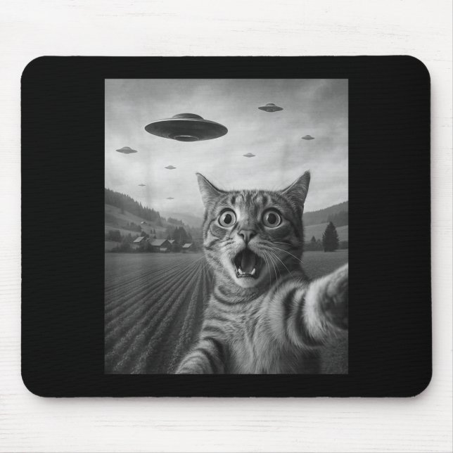 Funny Surprised Ed Cat Selfie With Alien Ufo Cat U Mouse Mat (Front)
