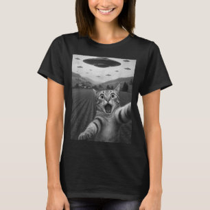 Funny Surprised Ed Cat Selfie With Alien Ufo Cat U T-Shirt