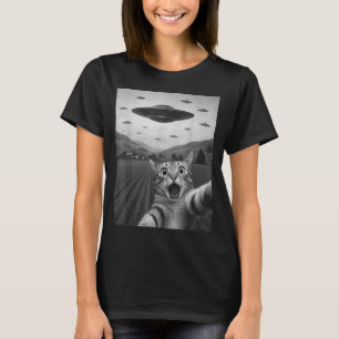 Funny Surprised Ed Cat Selfie With Alien Ufo Cat U T-Shirt