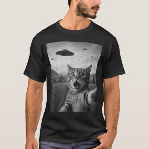 Funny Surprised Ed Cat Selfie With Alien Ufo Cat U T-Shirt