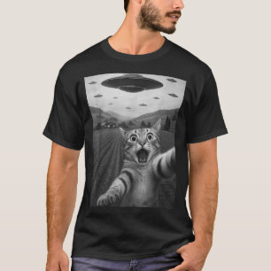 Funny Surprised Ed Cat Selfie With Alien Ufo Cat U T-Shirt