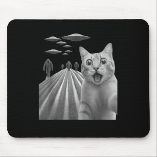 Funny Surprised Scared Cat Selfie With Bigfoot And Mouse Mat