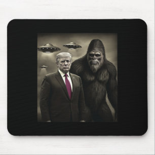Funny Trump Bigfoot Ufo Alien Encounter Conspiracy Mouse Mat