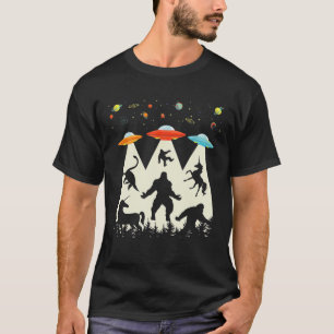 Funny UFO Dinosaur Unicorn Bigfoot Vintage Alien A T-Shirt