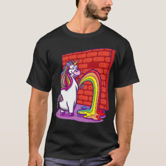 Funny Unicorn pees Rainbow T-Shirt