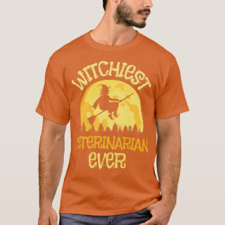 Funny Veterinarian Witch Halloween Humour T-Shirt