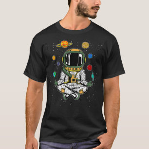 Funny Yoga Meditating Astronaut Yogist Gift Men Wo T-Shirt