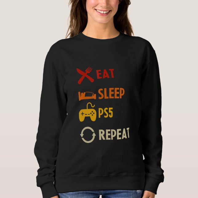 Gamer Gamer Rides Mir Den Controller König Ps5 Con Sweatshirt (Front)