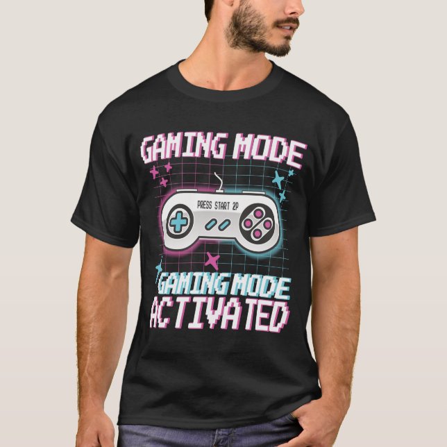 Gaming Mode Activated – Retro Pixel Controller Des T-Shirt (Front)